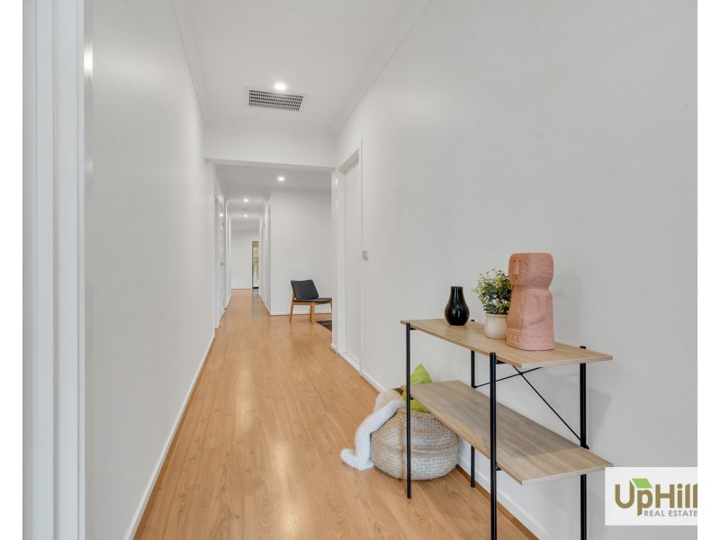 10 Rupert Street, Cranbourne East VIC 3977