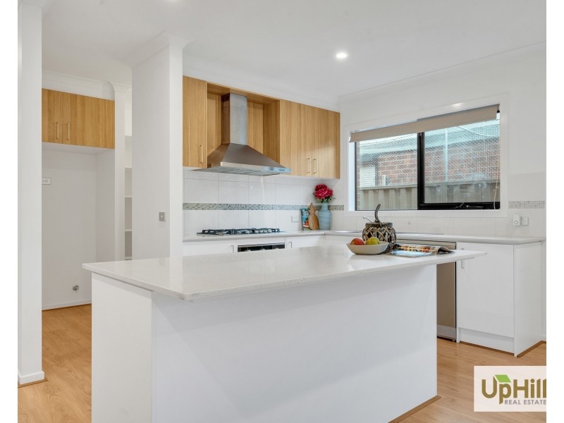 10 Rupert Street, Cranbourne East VIC 3977