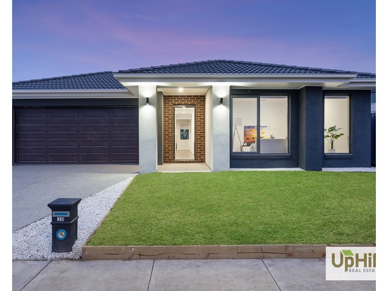 38 Borthwick Parade, Clyde North VIC 3978
