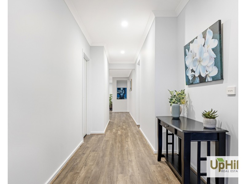 38 Borthwick Parade, Clyde North VIC 3978