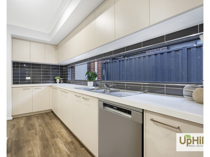 38 Borthwick Parade, Clyde North VIC 3978