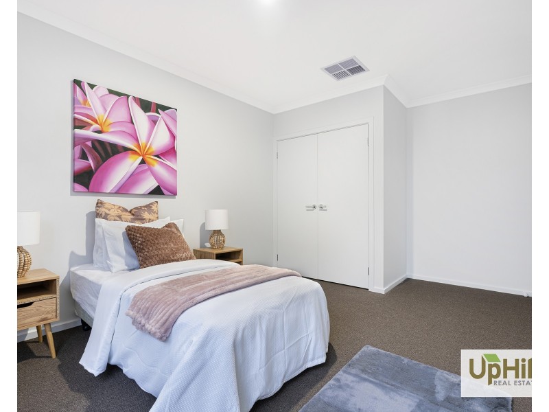 38 Borthwick Parade, Clyde North VIC 3978