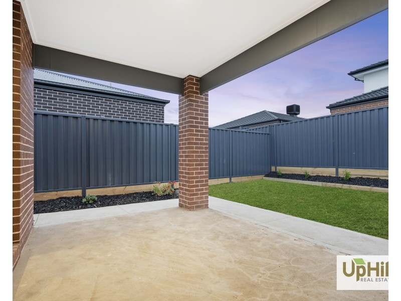 38 Borthwick Parade, Clyde North VIC 3978