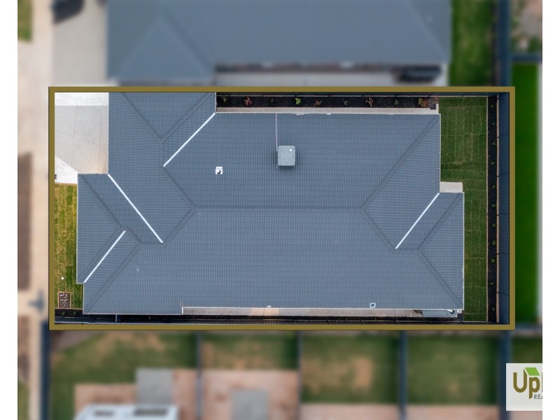 38 Borthwick Parade, Clyde North VIC 3978