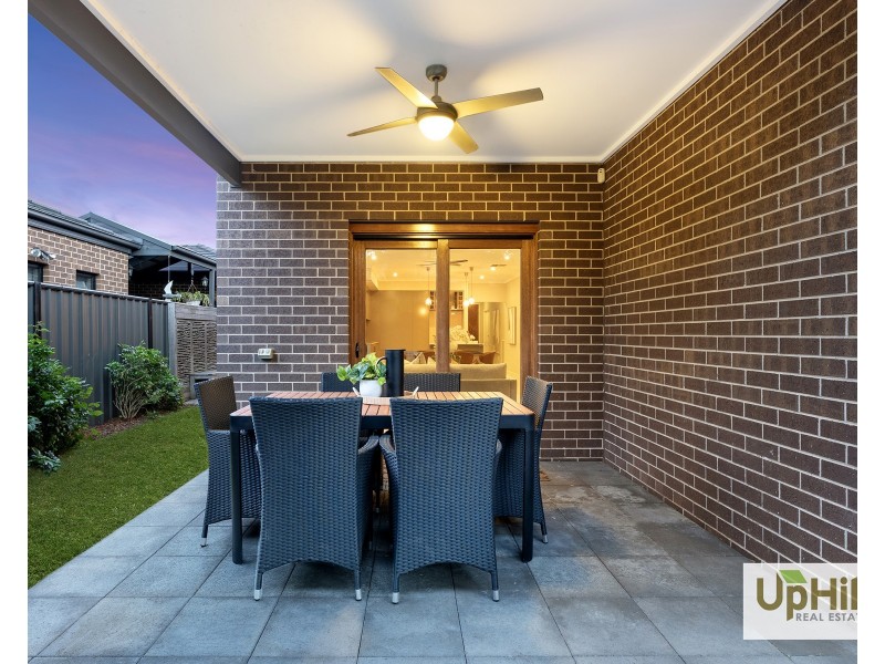 6 Bonnington Boulevard, Clyde North VIC 3978
