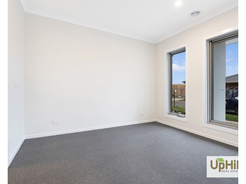 16 Taranto Street, Clyde VIC 3978
