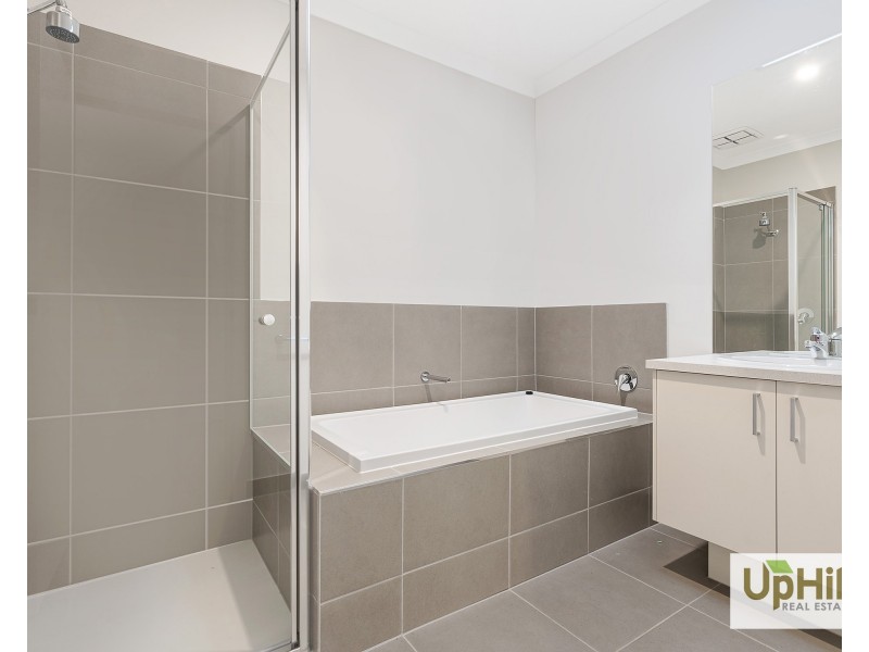 16 Taranto Street, Clyde VIC 3978