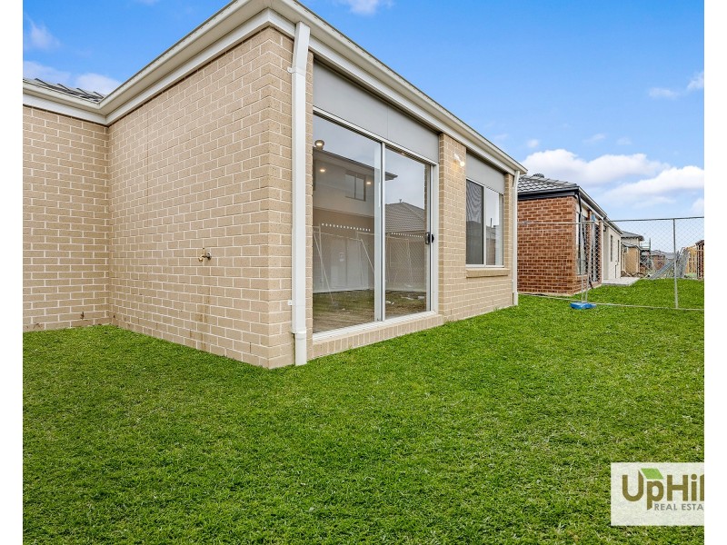 16 Taranto Street, Clyde VIC 3978