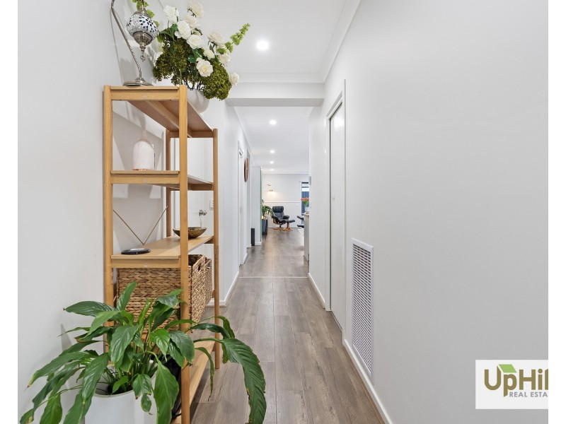 11 Fairweather Street, Clyde VIC 3978