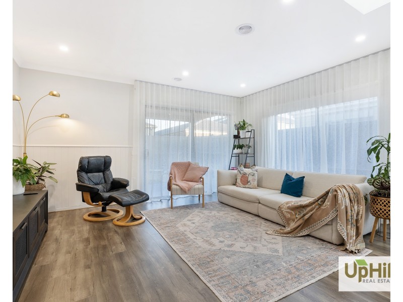 11 Fairweather Street, Clyde VIC 3978