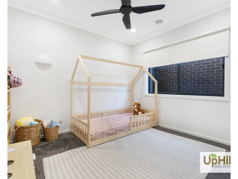 11 Fairweather Street, Clyde VIC 3978