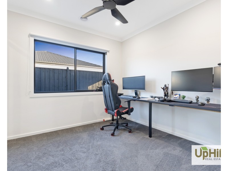 11 Fairweather Street, Clyde VIC 3978
