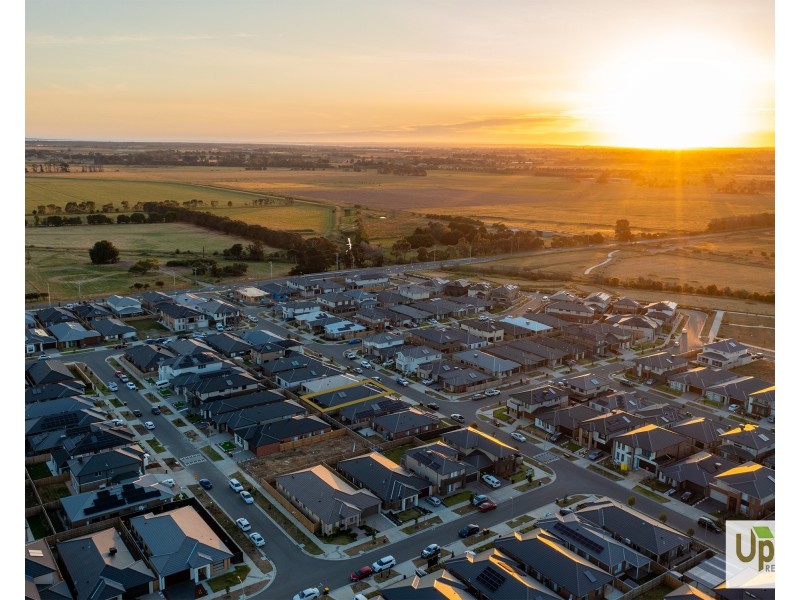 11 Fairweather Street, Clyde VIC 3978