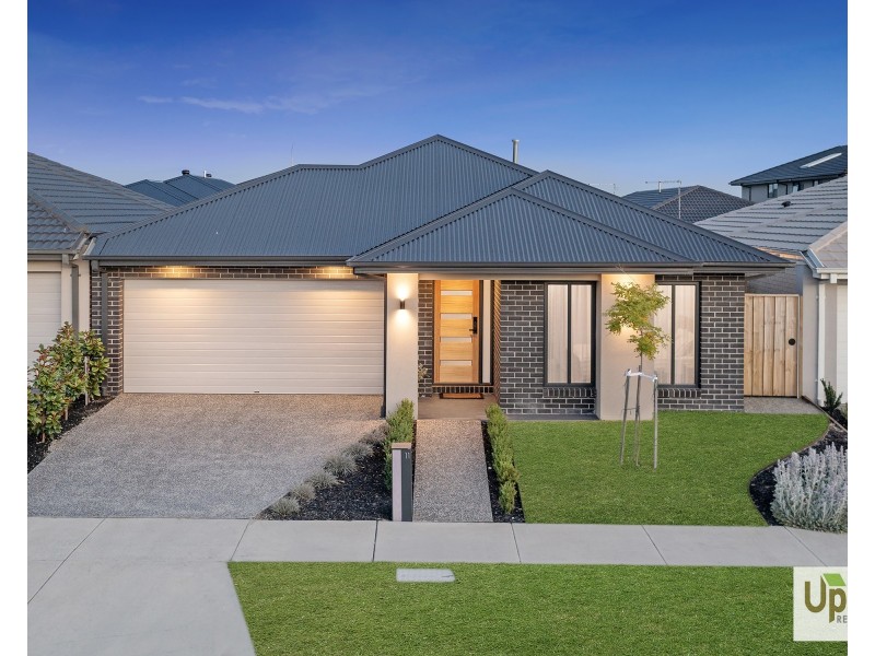 11 Fairweather Street, Clyde VIC 3978