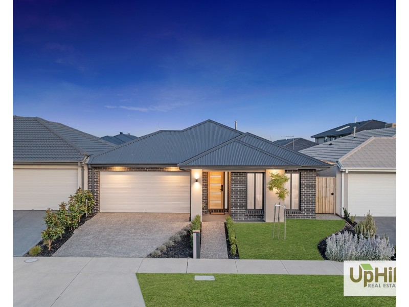 11 Fairweather Street, Clyde VIC 3978