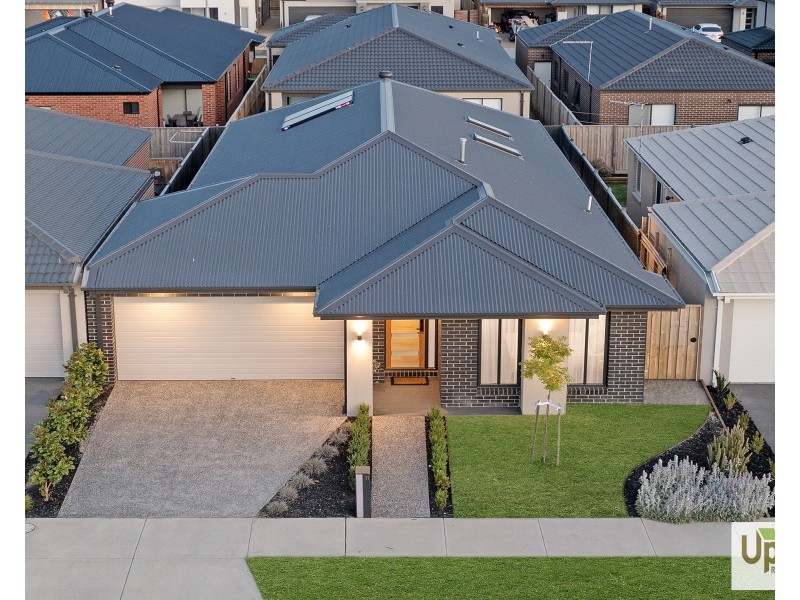 11 Fairweather Street, Clyde VIC 3978