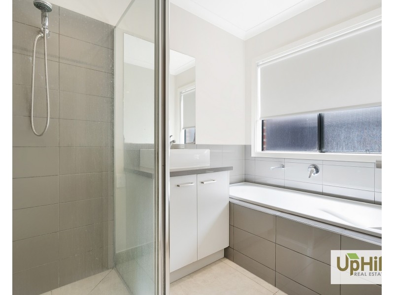 21 Blackhazel Crescent, Clyde North VIC 3978