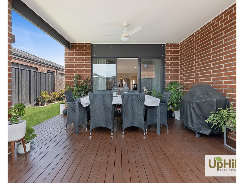 21 Blackhazel Crescent, Clyde North VIC 3978