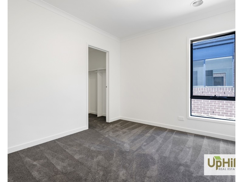 5 Gippsland Avenue, Clyde North VIC 3978