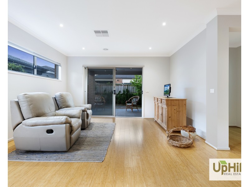 11 Guernsey Street, Clyde North VIC 3978