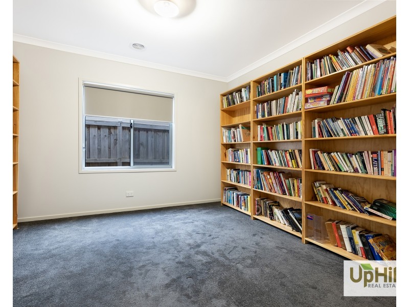 11 Guernsey Street, Clyde North VIC 3978