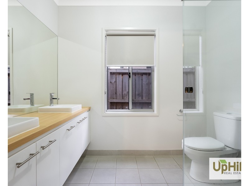 11 Guernsey Street, Clyde North VIC 3978