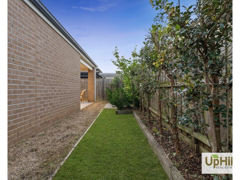 11 Guernsey Street, Clyde North VIC 3978