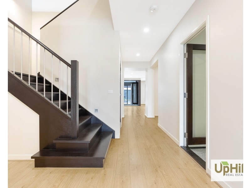 14 Pegasus Road, Cranbourne West VIC 3977