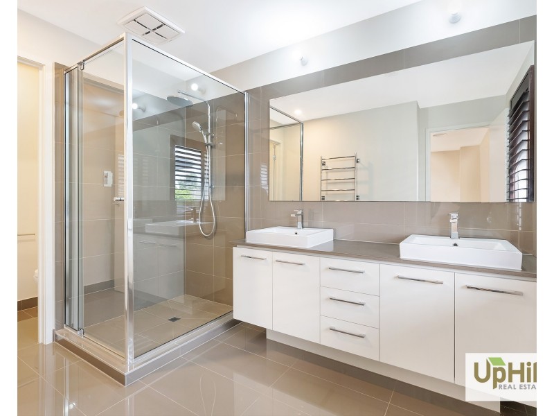 14 Pegasus Road, Cranbourne West VIC 3977