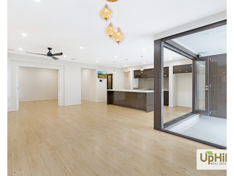 14 Pegasus Road, Cranbourne West VIC 3977