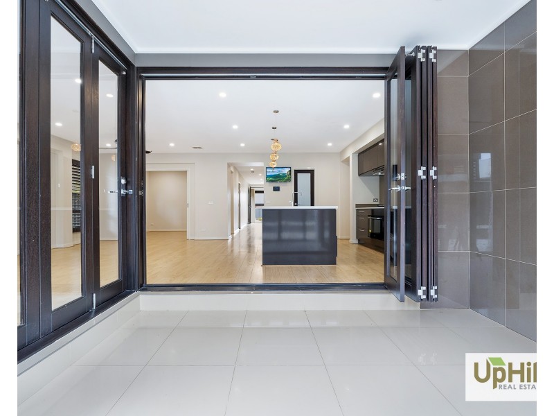 14 Pegasus Road, Cranbourne West VIC 3977