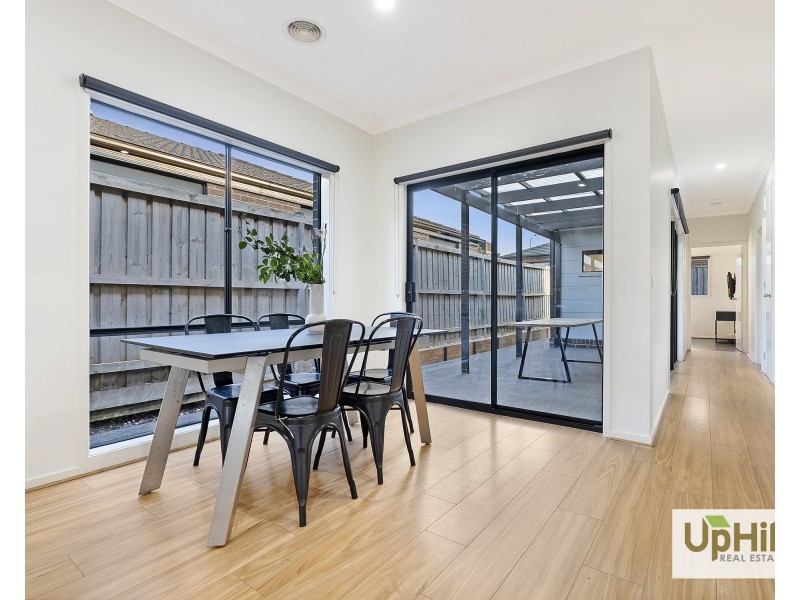 8 Freshman Avenue, Clyde VIC 3978