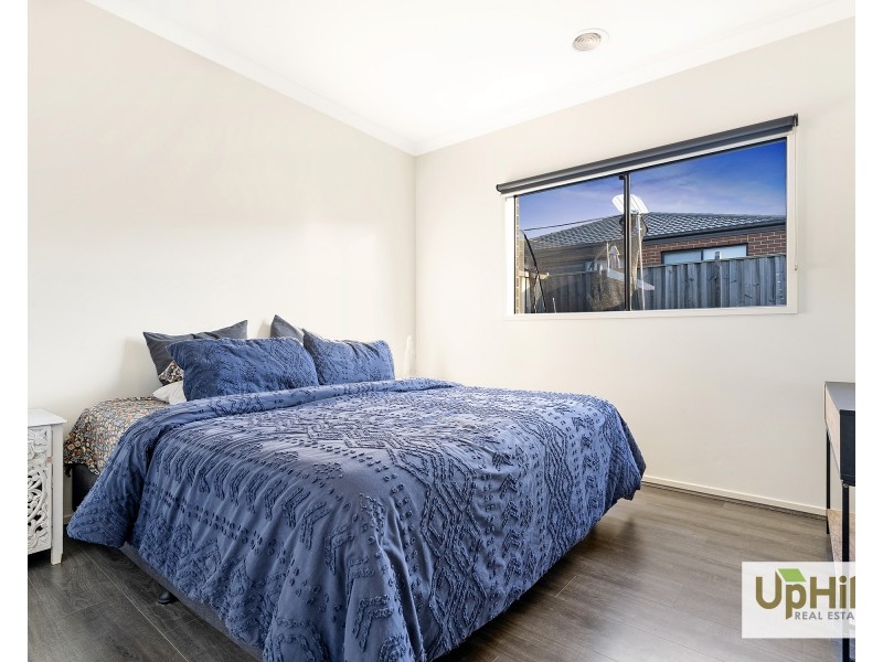 8 Freshman Avenue, Clyde VIC 3978