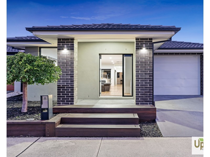 8 Freshman Avenue, Clyde VIC 3978