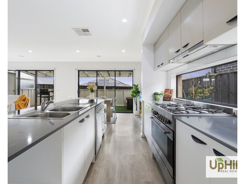 26 Pedro Street, Clyde North VIC 3978