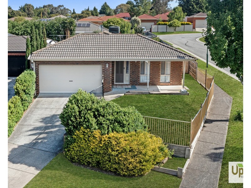 16 Burlington Chase, Hampton Park VIC 3976