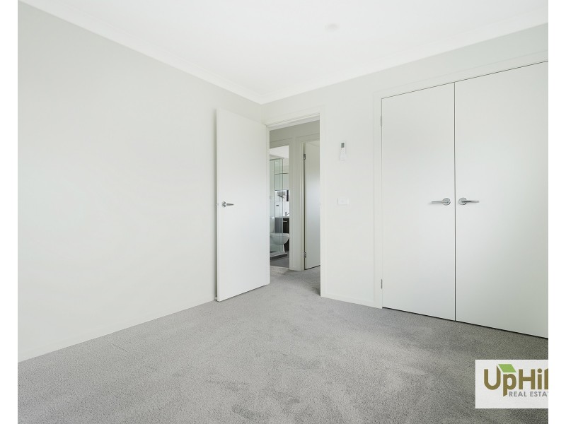 8 Cordiller Street, Clyde North VIC 3978