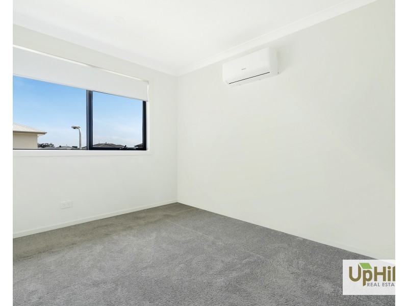 8 Cordiller Street, Clyde North VIC 3978