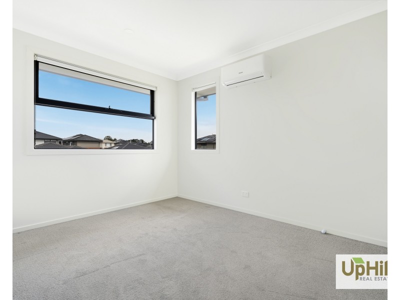 8 Cordiller Street, Clyde North VIC 3978