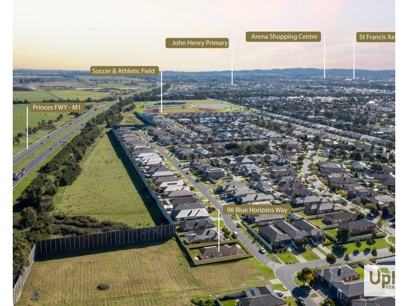 98 Blue Horizons Way, Pakenham VIC 3810