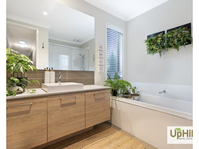 13 Bellario Circuit, Clyde North VIC 3978