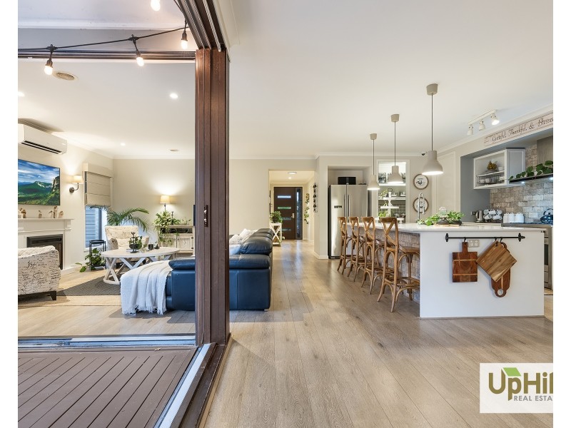 13 Bellario Circuit, Clyde North VIC 3978