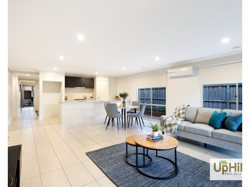 42 Merrin Circuit, Clyde North VIC 3978