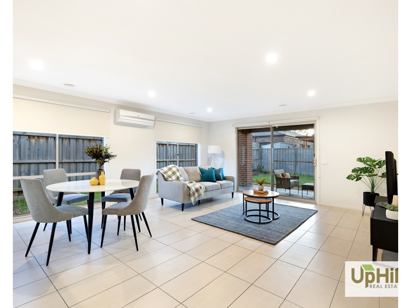 42 Merrin Circuit, Clyde North VIC 3978