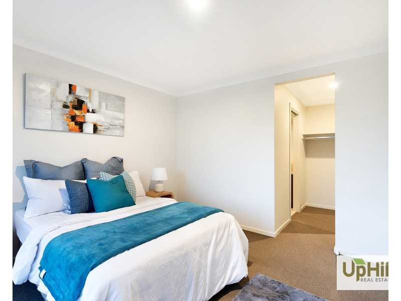 42 Merrin Circuit, Clyde North VIC 3978