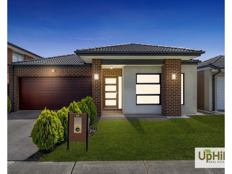 19 Tideswell Street, Clyde North VIC 3978