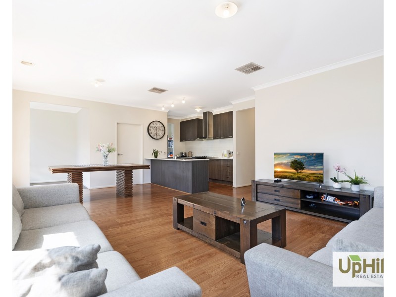 19 Tideswell Street, Clyde North VIC 3978