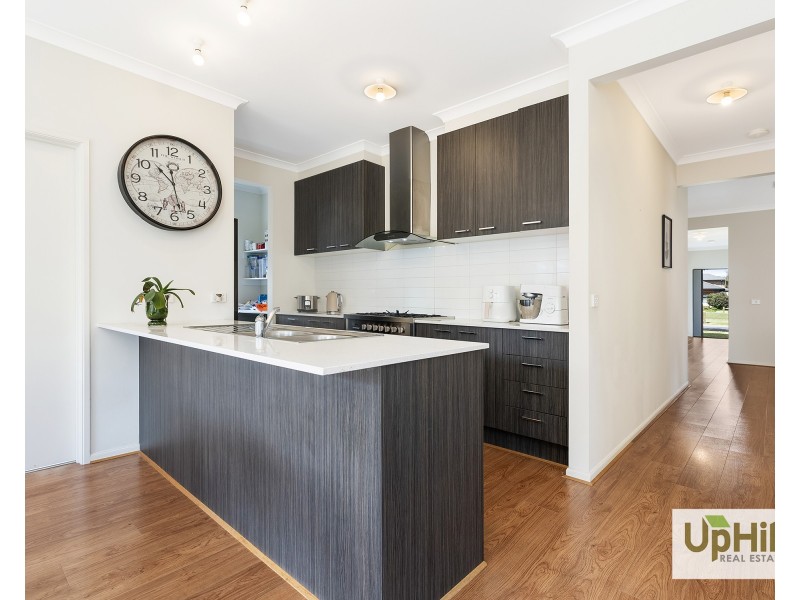 19 Tideswell Street, Clyde North VIC 3978