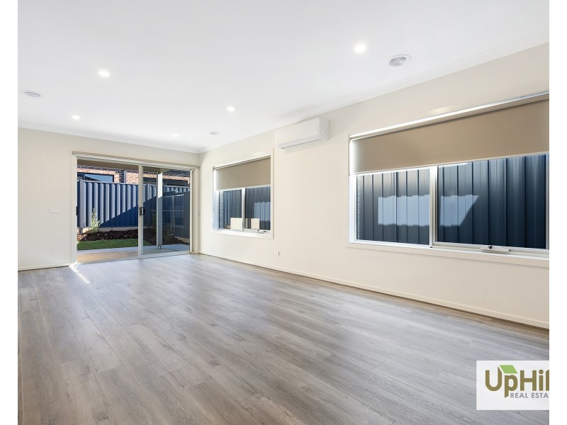 15 Bohemian Road, Clyde VIC 3978