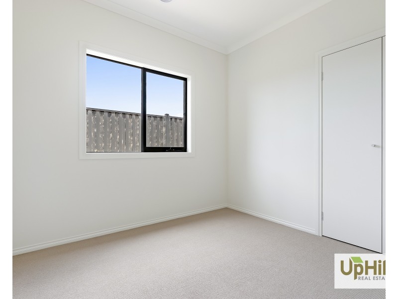 9 McKenzie Drive, Clyde North VIC 3978